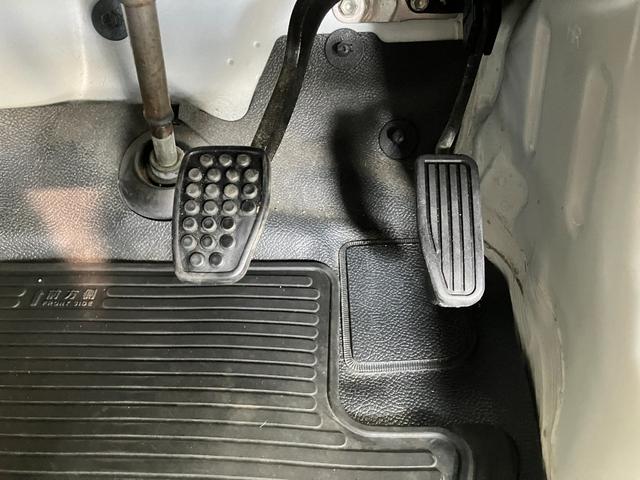 ハイゼットカーゴスペシャルSA3 4WD CDステレオ AT車 LEDライト衝突被害軽減ブレーキ スマアシ CDステレオ オートライト マニュアルレベリング 両側スライドドア LEDヘッドライト エコアイドル パートタイム4WD タイヤ4本新品交換済み(滋賀県)の中古車