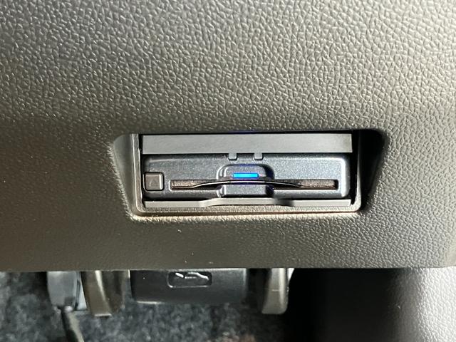 スイフトスポーツベースグレード 6MT ターボ 8型ナビ パノラマカメラ衝突被害軽減ブレーキコーナーセンサー 8型フルセグナビ DVD再生 Bluetooth パノラマカメラ 前後ドラレコ ETC シートヒーター レーダークルーズ LED スマートキー 6速MT ターボ(滋賀県)の中古車