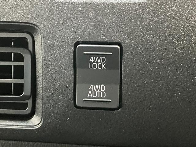 ハイゼットカーゴDX 4WD コーナーセンサー キーレス 前席P/W衝突被害軽減ブレーキ スマアシ パートタイム4WD コーナーセンサー 前席パワーウインドウ AM/FMステレオ 両側スライドドア オートライト マニュアルレベリング キーレスエントリー エコアイドル(滋賀県)の中古車