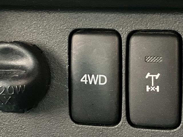 ハイゼットトラックエクストラＳＡIIIｔ　４ＷＤ　５ＭＴ　キーレス　車検整備付衝突被害軽減ブレーキ　４ＷＤ　Ｈｉ−Ｌｏ切り替え　デフロック　４枚リーフスプリング　ＣＤステレオ　キーレスエントリー　パワーウインドウ　荷台作業灯　マニュアルレベリング　５速マニュアルミッション車（滋賀県）の中古車
