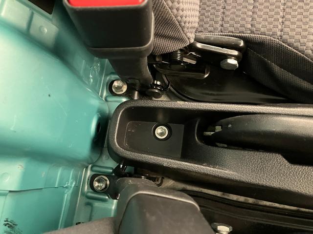 ハイゼットトラックエクストラＳＡIIIｔ　４ＷＤ　５ＭＴ　キーレス　車検整備付衝突被害軽減ブレーキ　４ＷＤ　Ｈｉ−Ｌｏ切り替え　デフロック　４枚リーフスプリング　ＣＤステレオ　キーレスエントリー　パワーウインドウ　荷台作業灯　マニュアルレベリング　５速マニュアルミッション車（滋賀県）の中古車