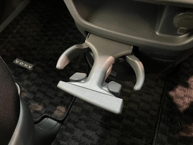 ヴォクシーZS フルセグナビ バックカメラ 両側電動スライドドアフルセグナビ DVD再生 Bluetooth USB バックカメラ ETC 両側電動スライドドア HIDヘッドライト オートライト オートエアコン パドルシフト スマートキー(滋賀県)の中古車