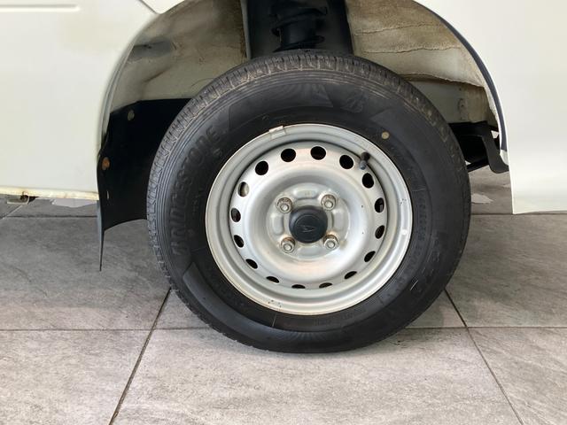 ハイゼットトラックスペシャル　パートタイム４ＷＤ　５ＭＴ　ＡＭ／ＦＭラジオパートタイム４ＷＤ　５速マニュアルミッション車　ＡＭ／ＦＭラジオ　マニュアルレベリング　ゲートプロテクター　テールゲートチェーン（滋賀県）の中古車