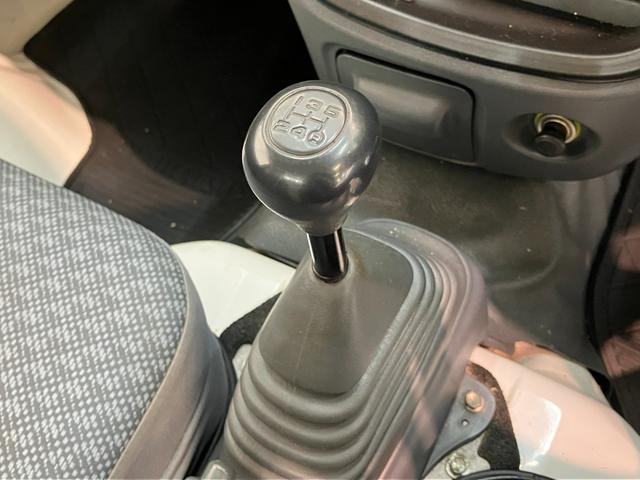 ハイゼットトラックスペシャル　パートタイム４ＷＤ　５ＭＴ　ＡＭ／ＦＭラジオパートタイム４ＷＤ　５速マニュアルミッション車　ＡＭ／ＦＭラジオ　マニュアルレベリング　ゲートプロテクター　テールゲートチェーン（滋賀県）の中古車