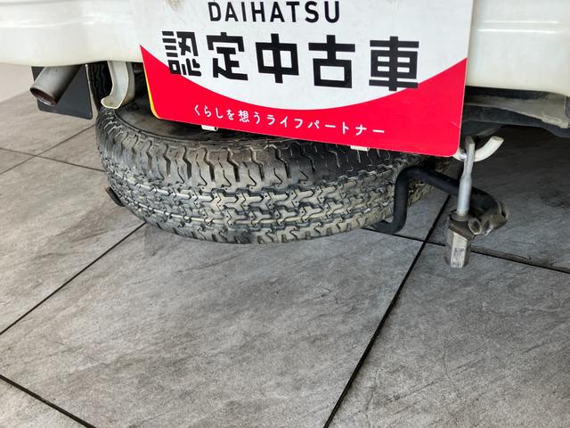ハイゼットトラックスペシャル　パートタイム４ＷＤ　５ＭＴ　ＡＭ／ＦＭラジオパートタイム４ＷＤ　５速マニュアルミッション車　ＡＭ／ＦＭラジオ　マニュアルレベリング　ゲートプロテクター　テールゲートチェーン（滋賀県）の中古車