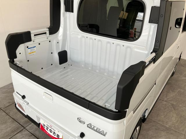 アトレーデッキバン 4WD ターボ 9型D・A 届出済未使用車衝突被害軽減ブレーキ コーナーセンサー 9型ディスプレイオーディオ フルセグ Bluetooth USB バックカメラ レーダークルーズ 両側電動スライドドア LED オートライト オートエアコン(滋賀県)の中古車