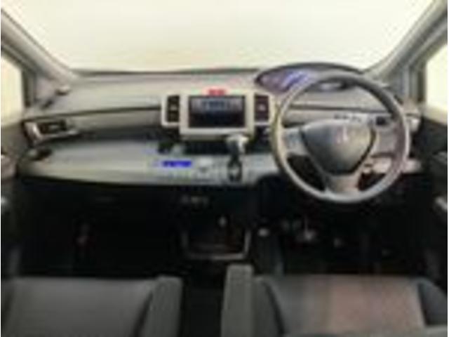 フリードスパイクＧ　ジャストセレクション　左側電動スライドドア　ＥＴＣ車載器左側電動スライドドア　ＥＴＣ　ＣＤチューナー　ＨＩＤ　オートライト　オートエアコン　電動格納式ドアミラー　キーレス　チルトステアリング　シートリフター　タイヤ４本新品交換済み（滋賀県）の中古車