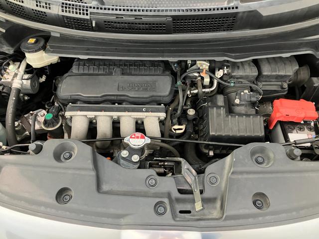 フリードスパイクＧ　ジャストセレクション　左側電動スライドドア　ＥＴＣ車載器左側電動スライドドア　ＥＴＣ　ＣＤチューナー　ＨＩＤ　オートライト　オートエアコン　電動格納式ドアミラー　キーレス　チルトステアリング　シートリフター　タイヤ４本新品交換済み（滋賀県）の中古車