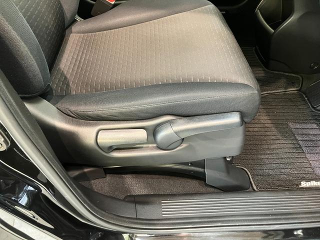 フリードスパイクＧ　ジャストセレクション　左側電動スライドドア　ＥＴＣ車載器左側電動スライドドア　ＥＴＣ　ＣＤチューナー　ＨＩＤ　オートライト　オートエアコン　電動格納式ドアミラー　キーレス　チルトステアリング　シートリフター　タイヤ４本新品交換済み（滋賀県）の中古車