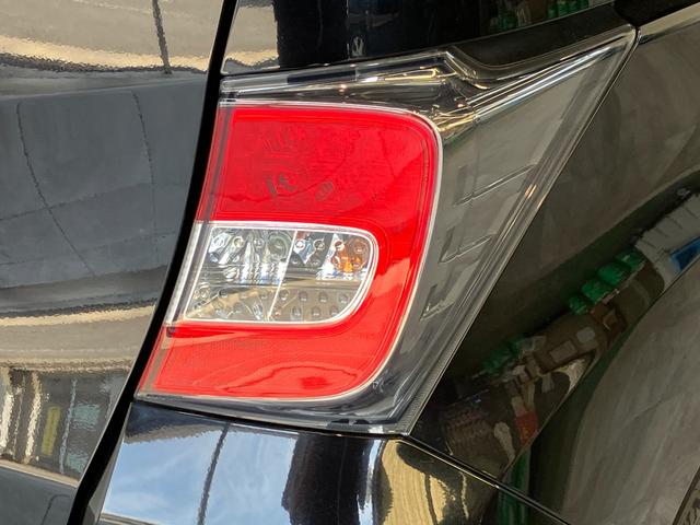 フリードスパイクＧ　ジャストセレクション　左側電動スライドドア　ＥＴＣ車載器左側電動スライドドア　ＥＴＣ　ＣＤチューナー　ＨＩＤ　オートライト　オートエアコン　電動格納式ドアミラー　キーレス　チルトステアリング　シートリフター　タイヤ４本新品交換済み（滋賀県）の中古車