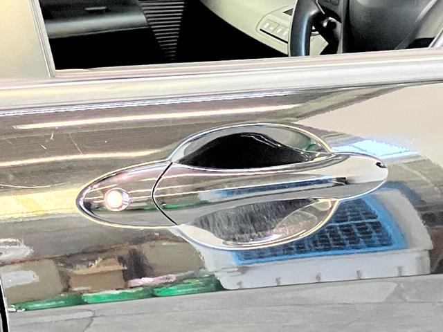 フリードスパイクＧ　ジャストセレクション　左側電動スライドドア　ＥＴＣ車載器左側電動スライドドア　ＥＴＣ　ＣＤチューナー　ＨＩＤ　オートライト　オートエアコン　電動格納式ドアミラー　キーレス　チルトステアリング　シートリフター　タイヤ４本新品交換済み（滋賀県）の中古車