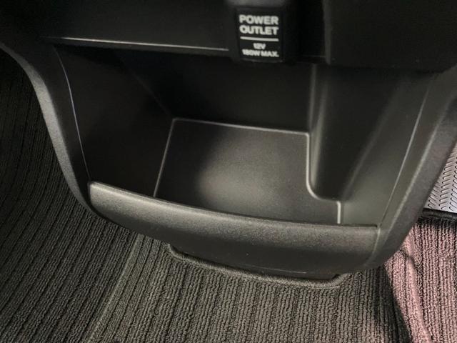 フリードスパイクＧ　ジャストセレクション　左側電動スライドドア　ＥＴＣ車載器左側電動スライドドア　ＥＴＣ　ＣＤチューナー　ＨＩＤ　オートライト　オートエアコン　電動格納式ドアミラー　キーレス　チルトステアリング　シートリフター　タイヤ４本新品交換済み（滋賀県）の中古車