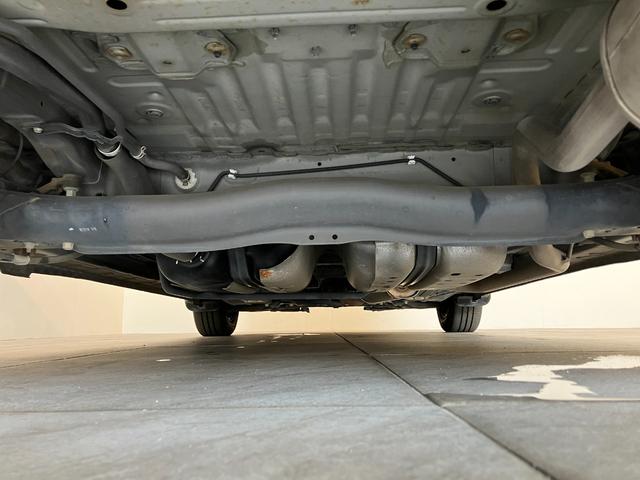フリードスパイクＧ　ジャストセレクション　左側電動スライドドア　ＥＴＣ車載器左側電動スライドドア　ＥＴＣ　ＣＤチューナー　ＨＩＤ　オートライト　オートエアコン　電動格納式ドアミラー　キーレス　チルトステアリング　シートリフター　タイヤ４本新品交換済み（滋賀県）の中古車