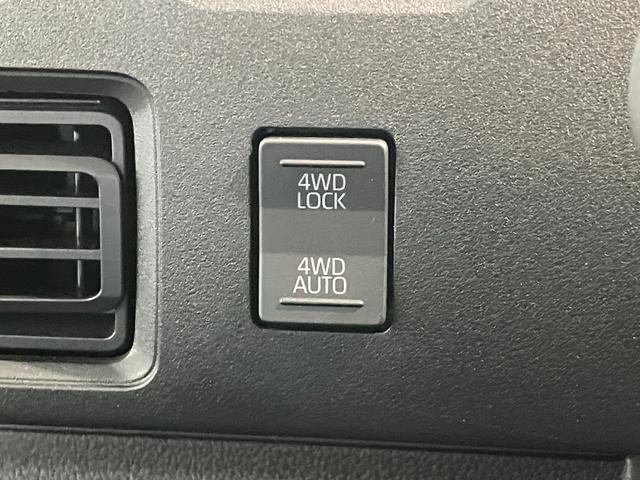 ハイゼットカーゴＤＸ　４ＷＤ　キーレス　前席パワーウインドウ衝突被害軽減ブレーキ　スマアシ　パートタイム４ＷＤ　コーナーセンサー　前席パワーウインドウ　ＡＭ／ＦＭステレオ　両側スライドドア　オートライト　マニュアルレベリング　キーレスエントリー（滋賀県）の中古車