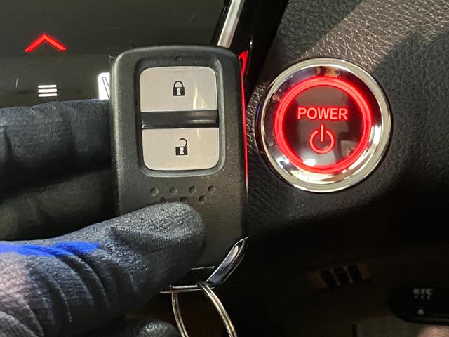 ヴェゼルハイブリッドZ・ホンダセンシング 8型ナビ バックカメラ衝突被害軽減ブレーキ 8型フルセグナビ DVD Bluetooth USB バックカメラ 前後ドラレコ ETC LED パドルシフト レーダークルーズ オートエアコン スマートキー エコアイドル(滋賀県)の中古車