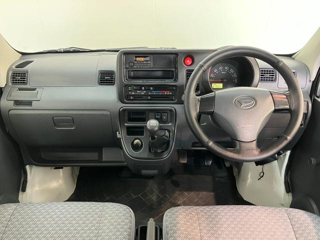 ハイゼットカーゴスペシャル　２シーター　４ＷＤ　５ＭＴ　両側スライドドアＡＭ／ＦＭラジオ　エアコン　パワステ　両側スライドドア　３０キロ用ルーフキャリア　マニュアルレベリング　パートタイム４ＷＤ　５速マニュアルミッション車（滋賀県）の中古車