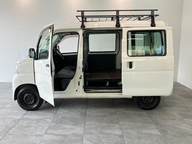 ハイゼットカーゴスペシャル　２シーター　４ＷＤ　５ＭＴ　両側スライドドアＡＭ／ＦＭラジオ　エアコン　パワステ　両側スライドドア　３０キロ用ルーフキャリア　マニュアルレベリング　パートタイム４ＷＤ　５速マニュアルミッション車（滋賀県）の中古車