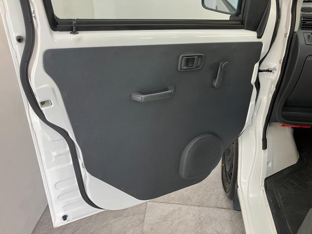 ハイゼットカーゴスペシャル　２シーター　４ＷＤ　５ＭＴ　両側スライドドアＡＭ／ＦＭラジオ　エアコン　パワステ　両側スライドドア　３０キロ用ルーフキャリア　マニュアルレベリング　パートタイム４ＷＤ　５速マニュアルミッション車（滋賀県）の中古車