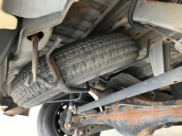 ハイゼットカーゴスペシャル　２シーター　４ＷＤ　５ＭＴ　両側スライドドアＡＭ／ＦＭラジオ　エアコン　パワステ　両側スライドドア　３０キロ用ルーフキャリア　マニュアルレベリング　パートタイム４ＷＤ　５速マニュアルミッション車（滋賀県）の中古車