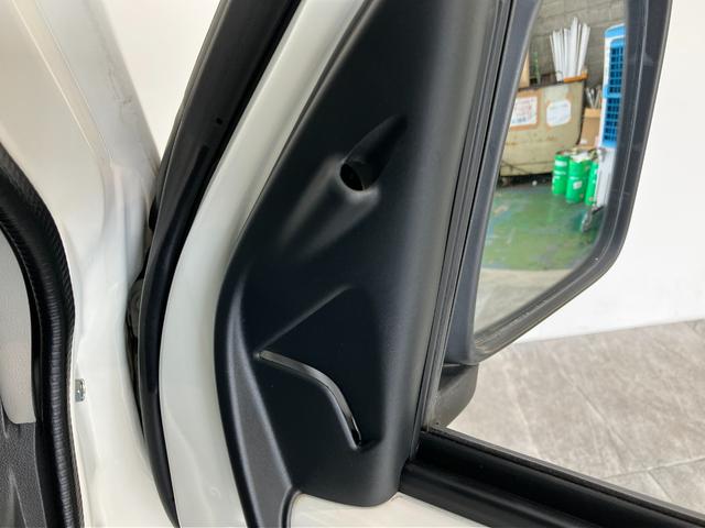 ハイゼットカーゴスペシャル　２シーター　４ＷＤ　５ＭＴ　両側スライドドアＡＭ／ＦＭラジオ　エアコン　パワステ　両側スライドドア　３０キロ用ルーフキャリア　マニュアルレベリング　パートタイム４ＷＤ　５速マニュアルミッション車（滋賀県）の中古車
