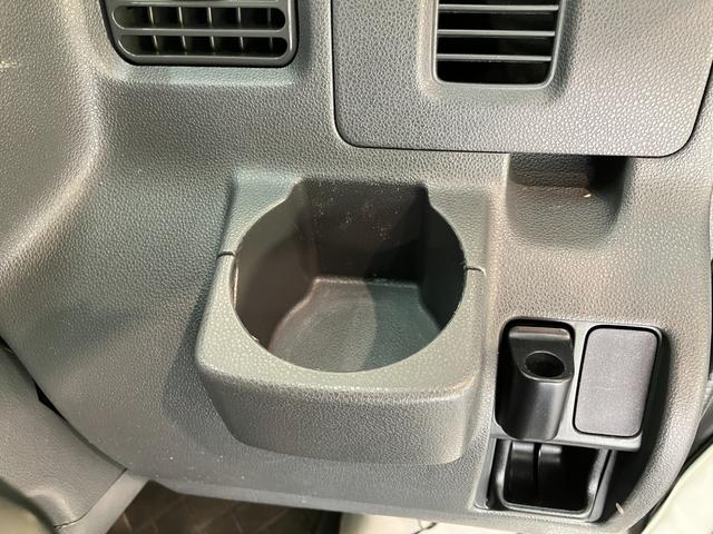 ハイゼットカーゴスペシャル　２シーター　４ＷＤ　５ＭＴ　両側スライドドアＡＭ／ＦＭラジオ　エアコン　パワステ　両側スライドドア　３０キロ用ルーフキャリア　マニュアルレベリング　パートタイム４ＷＤ　５速マニュアルミッション車（滋賀県）の中古車