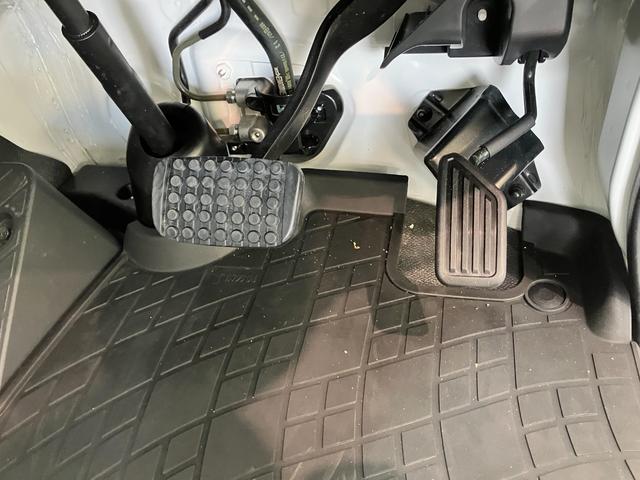 ハイゼットトラックスタンダード 4WD CVT車 ストロング防錆仕様衝突被害軽減ブレーキ コーナーセンサー パートタイム4WD AM/FMラジオ マニュアルエアコン マニュアルレベリング オートライト ストロング防錆仕様(滋賀県)の中古車