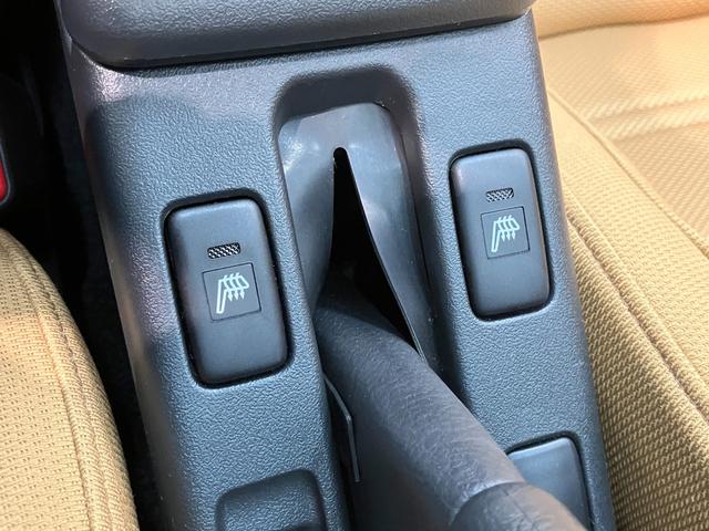 コペンローブ　フルセグナビ　シートヒーター　走行２３００ＫＭ台電動オープンルーフ　フルセグナビ　ＤＶＤ再生　Ｂｌｕｅｔｏｏｔｈ　シートヒーター　ＬＥＤヘッドライト　オートライト　オートエアコン　スマートキー　エコアイドル（滋賀県）の中古車