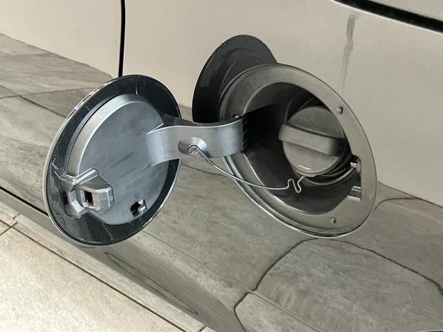 コペンローブ　フルセグナビ　シートヒーター　走行２３００ＫＭ台電動オープンルーフ　フルセグナビ　ＤＶＤ再生　Ｂｌｕｅｔｏｏｔｈ　シートヒーター　ＬＥＤヘッドライト　オートライト　オートエアコン　スマートキー　エコアイドル（滋賀県）の中古車