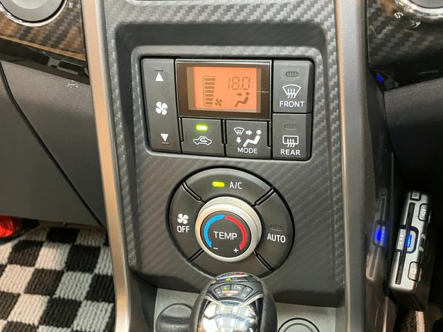 コペンローブ　フルセグナビ　シートヒーター　走行２３００ＫＭ台電動オープンルーフ　フルセグナビ　ＤＶＤ再生　Ｂｌｕｅｔｏｏｔｈ　シートヒーター　ＬＥＤヘッドライト　オートライト　オートエアコン　スマートキー　エコアイドル（滋賀県）の中古車