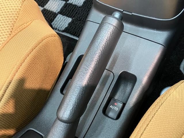 コペンローブ　フルセグナビ　シートヒーター　走行２３００ＫＭ台電動オープンルーフ　フルセグナビ　ＤＶＤ再生　Ｂｌｕｅｔｏｏｔｈ　シートヒーター　ＬＥＤヘッドライト　オートライト　オートエアコン　スマートキー　エコアイドル（滋賀県）の中古車