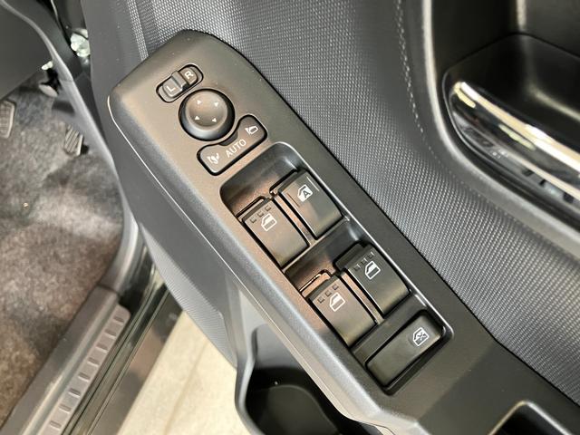 タフトGダーククロムベンチャー ナビ 前後ドラレコ 届出済未使用車衝突被害軽減ブレーキ コーナーセンサー フルセグナビ DVD再生 Bluetooth USB バックカメラ 前後ドラレコ 前席シートヒーター LED オートエアコン レーダークルーズ エコアイドル(滋賀県)の中古車