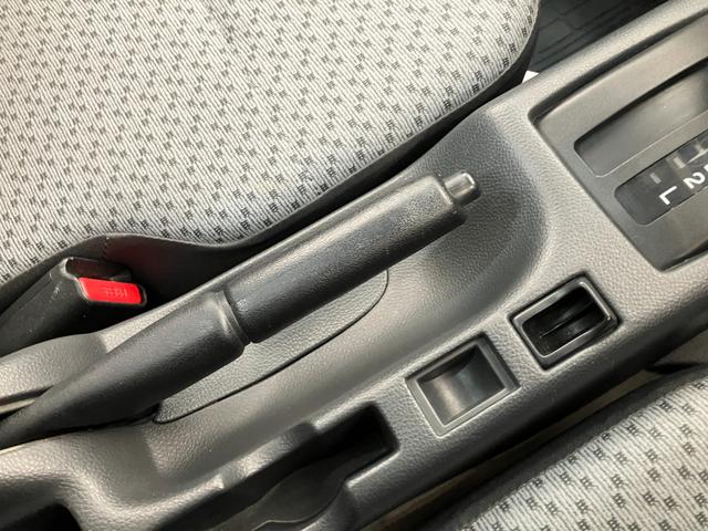 NT100クリッパートラックDX セーフティパッケージ 2WD AT車 走行1万3千キロ衝突被害軽減ブレーキ エアコン パワステ オートライト マニュアルレベリング AM/FMラジオ ゲートプロテクター ガードフレームプロテクター キャビンバックプロテクター タイヤ4本新品交換済み(滋賀県)の中古車