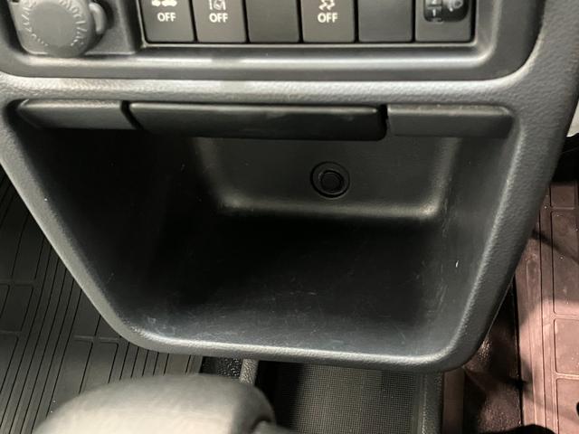 NT100クリッパートラックDX セーフティパッケージ 2WD AT車 走行1万3千キロ衝突被害軽減ブレーキ エアコン パワステ オートライト マニュアルレベリング AM/FMラジオ ゲートプロテクター ガードフレームプロテクター キャビンバックプロテクター タイヤ4本新品交換済み(滋賀県)の中古車