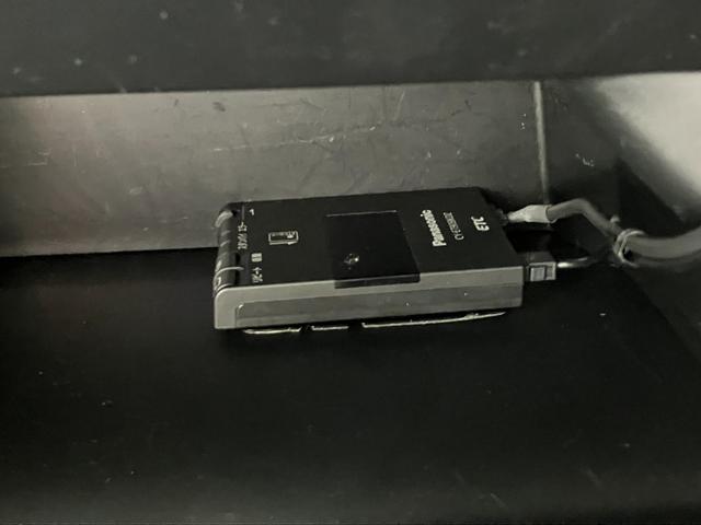 Ｎ−ＢＯＸカスタムＧ・Ｌパッケージ　ワンセグナビ　左側電動スライドドア　ＨＩＤワンセグナビ　ＥＴＣ　左側電動スライドドア　ＨＩＤヘッドライト　オートライト　オートエアコン　電動格納式ミラー　スマートキー　セキュリティーアラーム　エコアイドル　タイヤ４本新品交換済み（滋賀県）の中古車