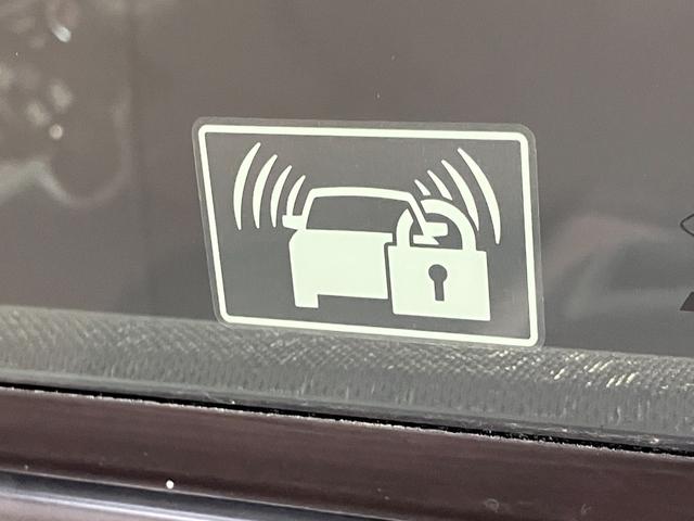 Ｎ−ＢＯＸカスタムＧ・Ｌパッケージ　ワンセグナビ　左側電動スライドドア　ＨＩＤワンセグナビ　ＥＴＣ　左側電動スライドドア　ＨＩＤヘッドライト　オートライト　オートエアコン　電動格納式ミラー　スマートキー　セキュリティーアラーム　エコアイドル　タイヤ４本新品交換済み（滋賀県）の中古車