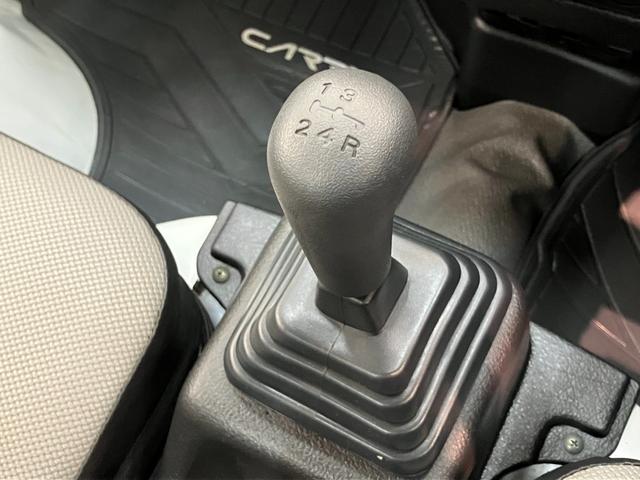 キャリイトラックＫＵ　４ＭＴ車　２ＷＤ　ＡＭラジオ　走行５千キロ弱４速マニュアルミッション　ＡＭラジオ　ゲートプロテクター　テールゲートチェーン　荷台マット（滋賀県）の中古車