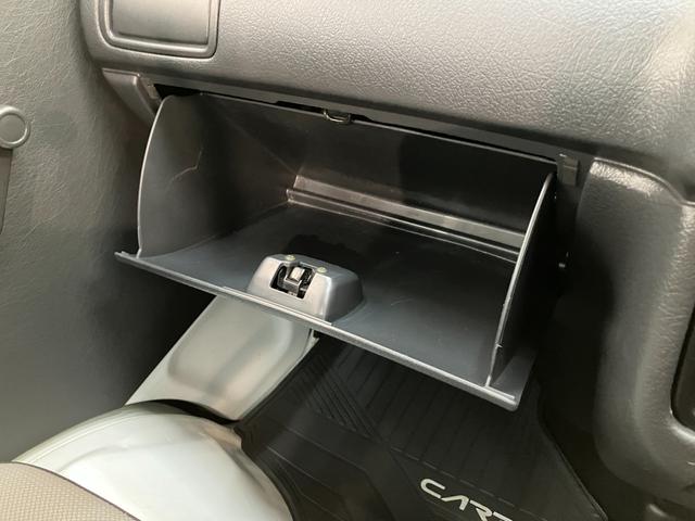 キャリイトラックＫＵ　４ＭＴ車　２ＷＤ　ＡＭラジオ　走行５千キロ弱４速マニュアルミッション　ＡＭラジオ　ゲートプロテクター　テールゲートチェーン　荷台マット（滋賀県）の中古車