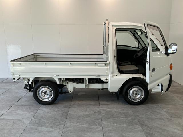 キャリイトラックＫＵ　４ＭＴ車　２ＷＤ　ＡＭラジオ　走行５千キロ弱４速マニュアルミッション　ＡＭラジオ　ゲートプロテクター　テールゲートチェーン　荷台マット（滋賀県）の中古車