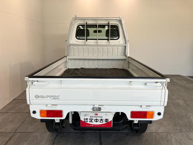 キャリイトラックＫＵ　４ＭＴ車　２ＷＤ　ＡＭラジオ　走行５千キロ弱４速マニュアルミッション　ＡＭラジオ　ゲートプロテクター　テールゲートチェーン　荷台マット（滋賀県）の中古車