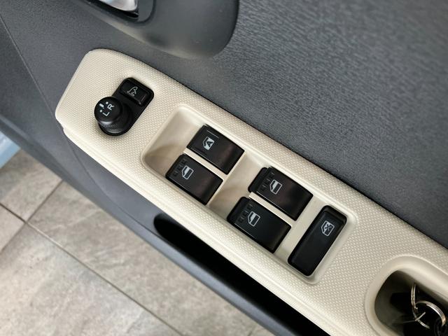 ミラココアココアプラスＧ　ワンセグナビ　バックカメラ　スマートキーワンセグナビ　バックカメラ　ＥＴＣ車載器　オートエアコン　スマートキー　電動格納式ミラー　マニュアルレベリング　エコアイドル　テンパータイヤ　ルーフレール　セキュリティアラーム（滋賀県）の中古車