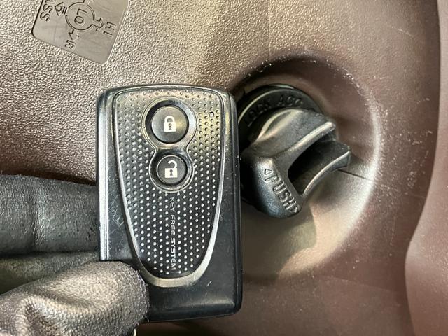 パッソプラスハナ フルセグナビ バックカメラ ETC 車検整備付フルセグナビ DVD再生 Bluetooth USB バックカメラ ETC車載器 オートエアコン 電動格納式ミラー マニュアルレベリング キーフリー チルトステアリング シートリフター 車検整備付(滋賀県)の中古車