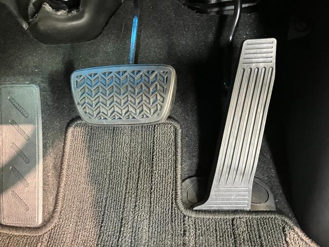 アルティスＧ　フルセグナビ　ＥＴＣ　レーダークルーズ　車検整備付トヨタセーフティセンス　コーナーセンサー　フルセグナビ　ＤＶＤ　Ｂｌｕｅｔｏｏｔｈ　ＵＳＢ　ＥＴＣ　レーダークルーズ　ＬＥＤ　オートライト　スマートキー　パワーシート　オートエアコン　ハイブリッド（滋賀県）の中古車