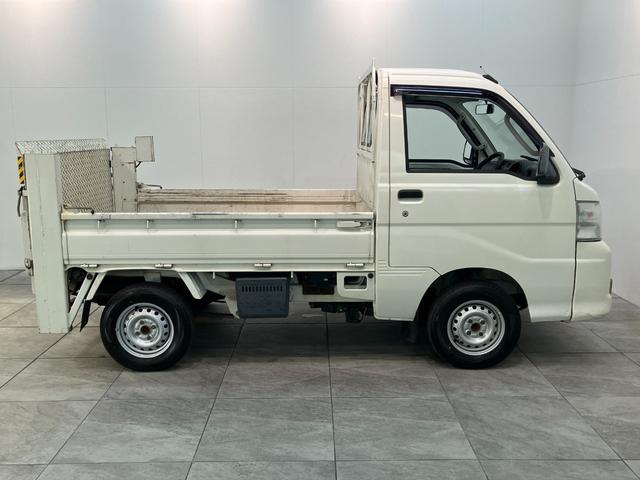ハイゼットトラック垂直式テールリフト エアコン・パワステスペシャル 2WD5速マニュアルミッション車 エアコン パワステ AM/FMラジオ ETC 荷台作業灯 4枚リーフスプリング マニュアルレベリング 垂直式テールリフト車 タイヤ4本新品交換済み(滋賀県)の中古車