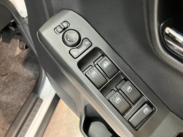 タフトＧダーククロムベンチャー　１０型フルセグナビ　届出済未使用車衝突被害軽減ブレーキ　コーナーセンサー　１０型フルセグナビ　ＤＶＤ再生　Ｂｌｕｅｔｏｏｔｈ　ＵＳＢ　バックカメラ　前後ドラレコ　前席シートヒーター　ＬＥＤ　オートライト　レーダークルーズ　エコアイドル（滋賀県）の中古車