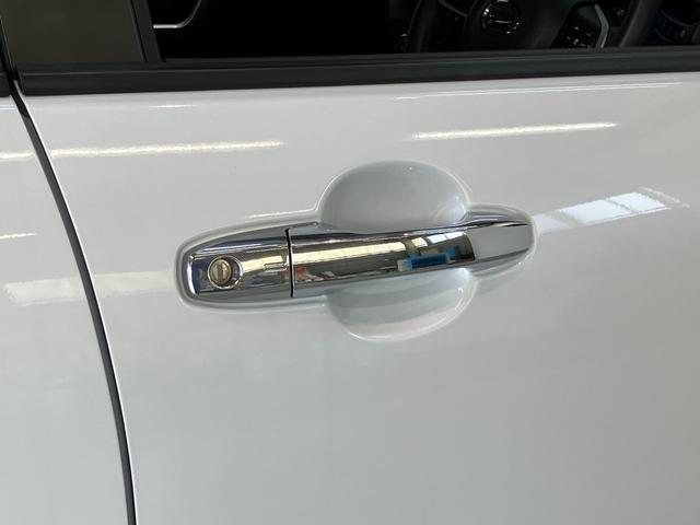 ロッキープレミアムＧ　フルセグナビ　バックカメラ　レーダークルーズ衝突被害軽減ブレーキ　コーナーセンサー　フルセグナビ　ＤＶＤ再生　Ｂｌｕｅｔｏｏｔｈ　ＵＳＢ　バックカメラ　前席シートヒーター　電動パーキングブレーキ　ＬＥＤ　レーダークルーズ　エコアイドル（滋賀県）の中古車