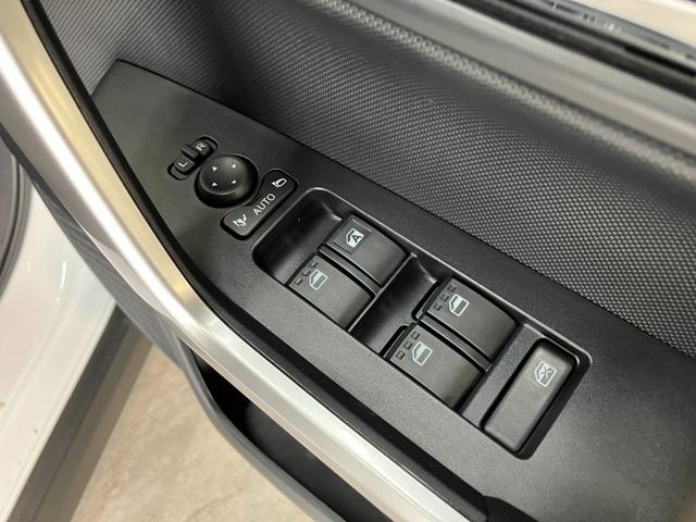 ロッキープレミアムＧ　フルセグナビ　バックカメラ　レーダークルーズ衝突被害軽減ブレーキ　コーナーセンサー　フルセグナビ　ＤＶＤ再生　Ｂｌｕｅｔｏｏｔｈ　ＵＳＢ　バックカメラ　前席シートヒーター　電動パーキングブレーキ　ＬＥＤ　レーダークルーズ　エコアイドル（滋賀県）の中古車