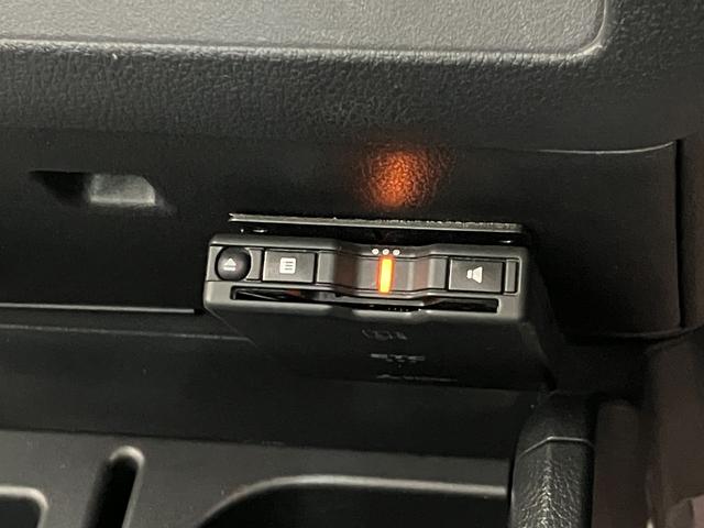 ハイゼットトラックスタンダードSA3t 4WD 5MT ETC 車検整備付衝突被害軽減ブレーキ リアコーナーセンサー AM/FMラジオ ドラレコ ETC マニュアルレベリング LED パートタイム4WD 5速マニュアルミッション車 荷台マット ゲートプロテクター(滋賀県)の中古車