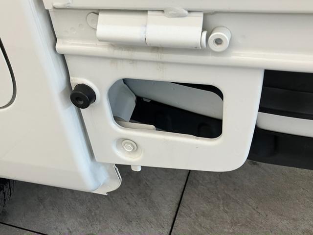 ハイゼットトラックスタンダードSA3t 4WD 5MT ETC 車検整備付衝突被害軽減ブレーキ リアコーナーセンサー AM/FMラジオ ドラレコ ETC マニュアルレベリング LED パートタイム4WD 5速マニュアルミッション車 荷台マット ゲートプロテクター(滋賀県)の中古車