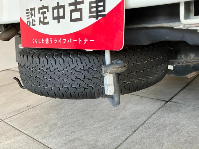 ハイゼットトラックスタンダードSA3t 4WD 5MT ETC 車検整備付衝突被害軽減ブレーキ リアコーナーセンサー AM/FMラジオ ドラレコ ETC マニュアルレベリング LED パートタイム4WD 5速マニュアルミッション車 荷台マット ゲートプロテクター(滋賀県)の中古車
