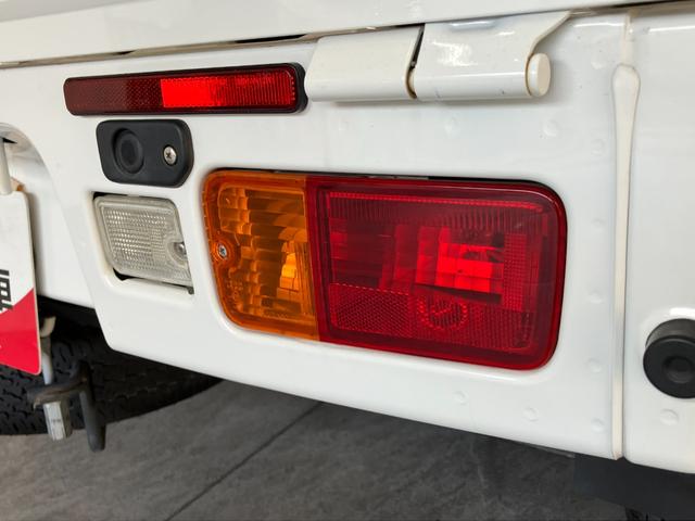 ハイゼットトラックスタンダードSA3t 4WD 5MT ETC 車検整備付衝突被害軽減ブレーキ リアコーナーセンサー AM/FMラジオ ドラレコ ETC マニュアルレベリング LED パートタイム4WD 5速マニュアルミッション車 荷台マット ゲートプロテクター(滋賀県)の中古車